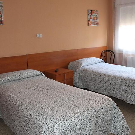 Hostal Cal Siles El Prat de Llobregat Kültér fotó