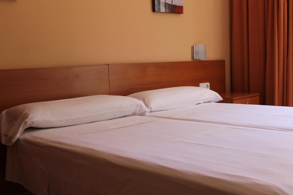 Hostal Cal Siles El Prat de Llobregat Szoba fotó