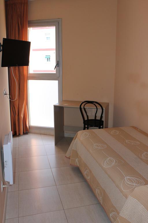 Hostal Cal Siles El Prat de Llobregat Kültér fotó
