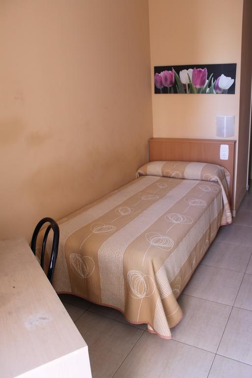 Hostal Cal Siles El Prat de Llobregat Kültér fotó