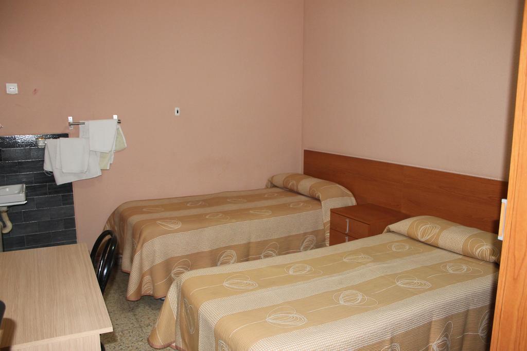 Hostal Cal Siles El Prat de Llobregat Kültér fotó