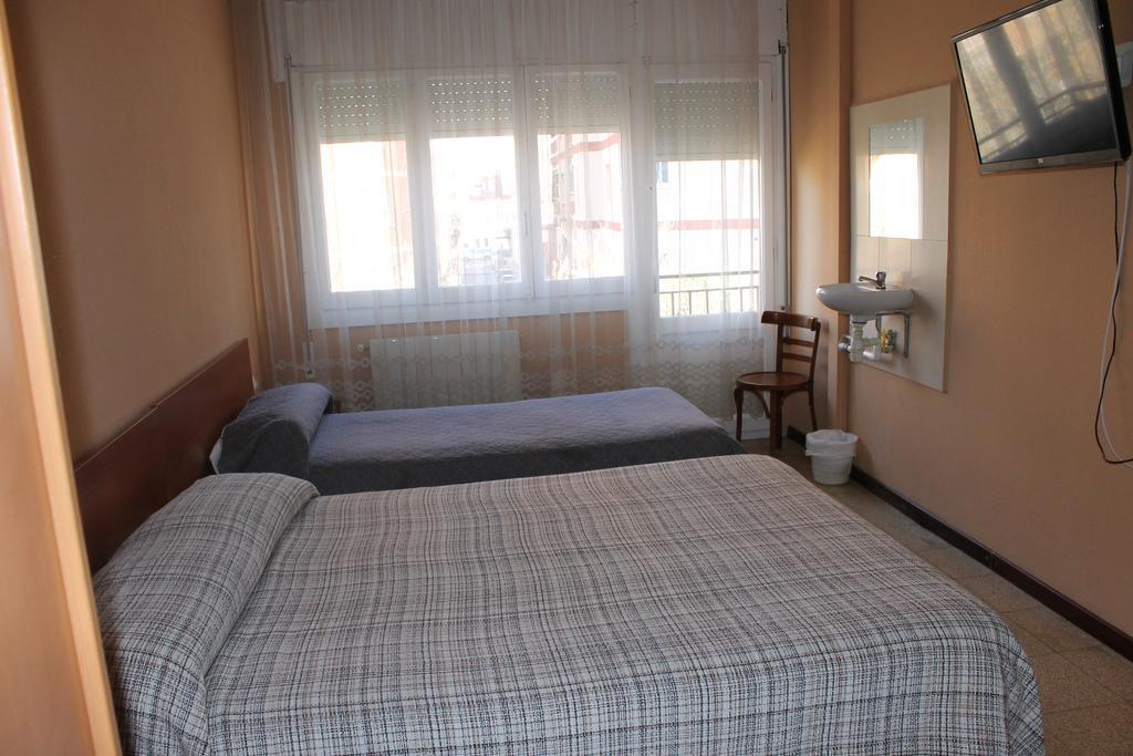 Hostal Cal Siles El Prat de Llobregat Kültér fotó