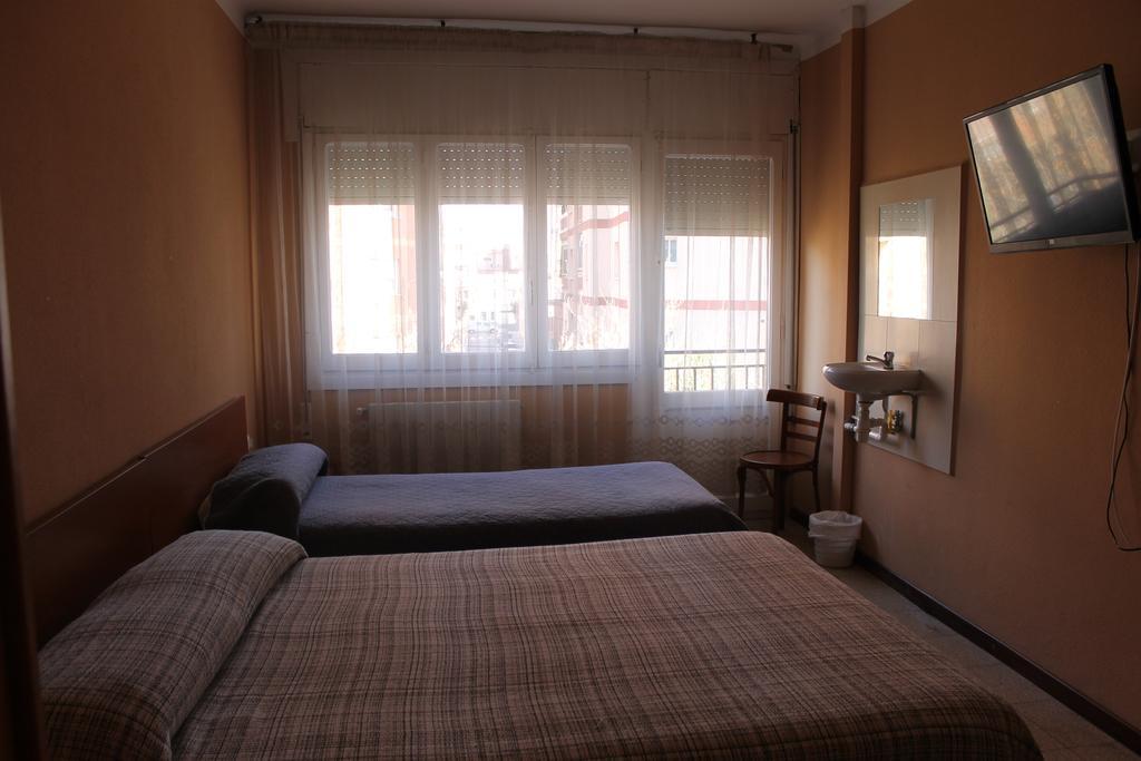 Hostal Cal Siles El Prat de Llobregat Kültér fotó