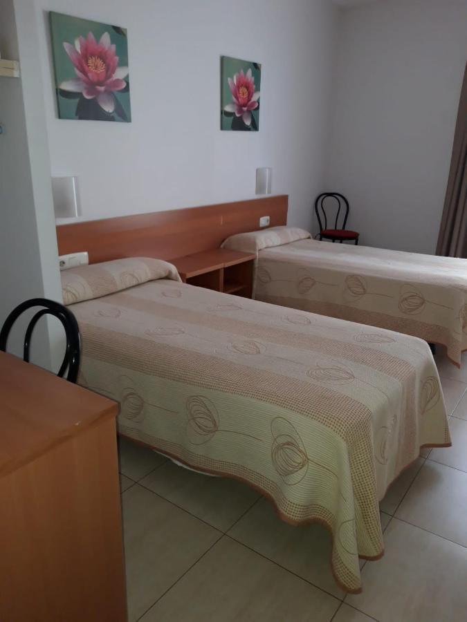 Hostal Cal Siles El Prat de Llobregat Kültér fotó