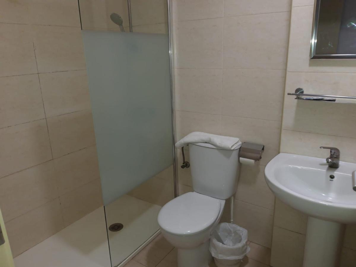 Hostal Cal Siles El Prat de Llobregat Kültér fotó
