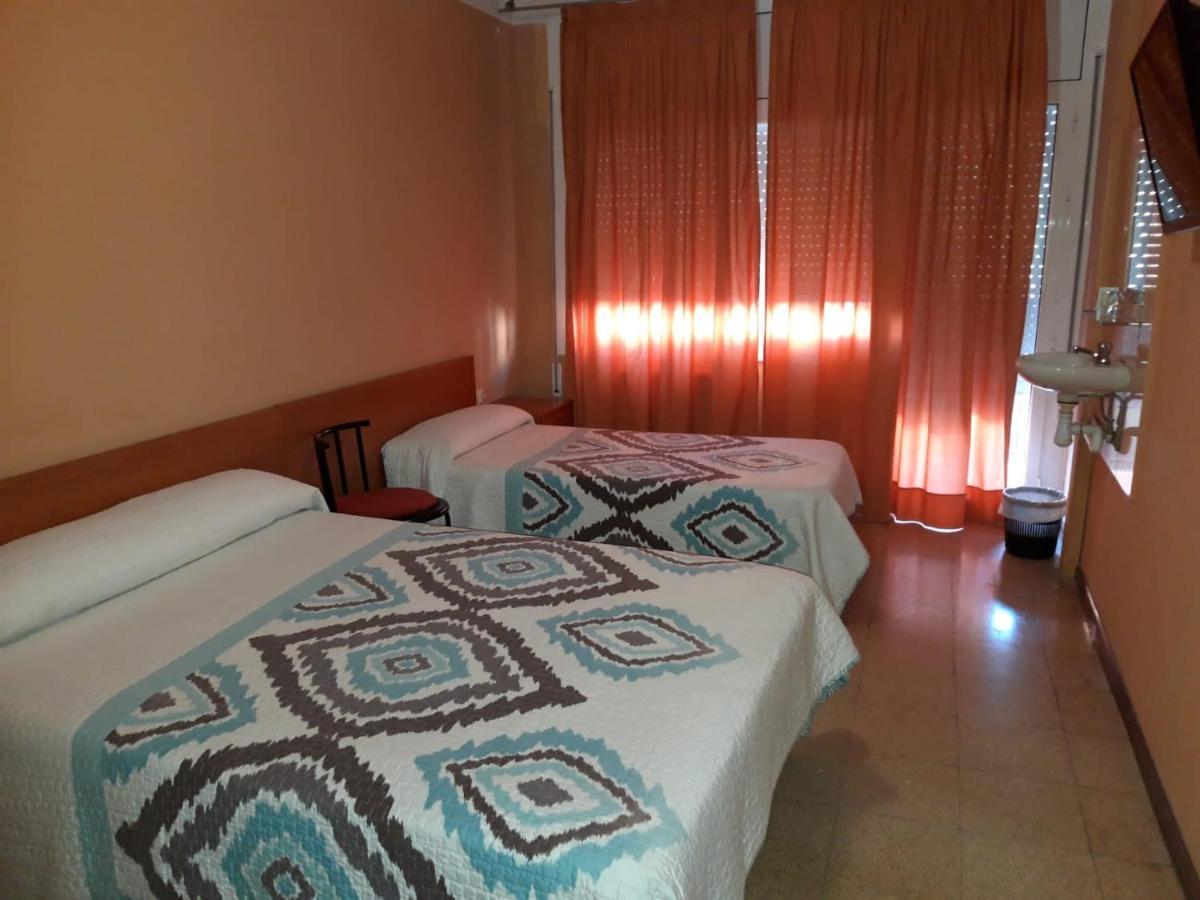 Hostal Cal Siles El Prat de Llobregat Kültér fotó